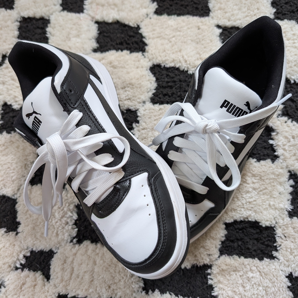 Puma Men's Black and White Sneakers